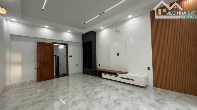 BÁN NHÀ MỚI 4PN, NỘI THẤT GỖ HƯƠNG,ĐƯỜNG 160, TĂNG NHƠN PHÚ A, GIÁ CHỈ 8.2 TỶ,XE TẢI TỚI T - 4