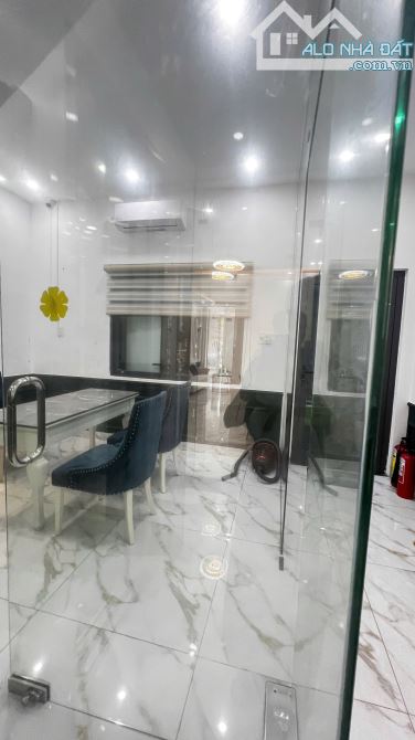 🔥 Nhà 4 tầng mặt tiền đường Điện Biên Phủ . Thanh Khê  - Hướng bắc - 4