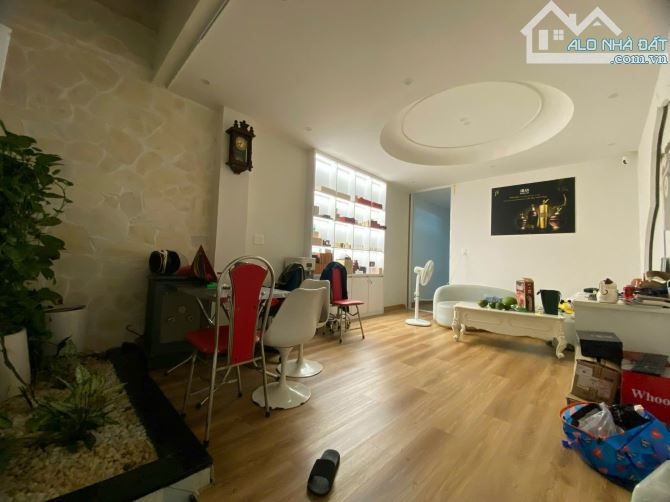 Nhà 02 Tầng Măt tiền Trần Quang Khải, Trung Tâm Ngã 6, Huế - 4