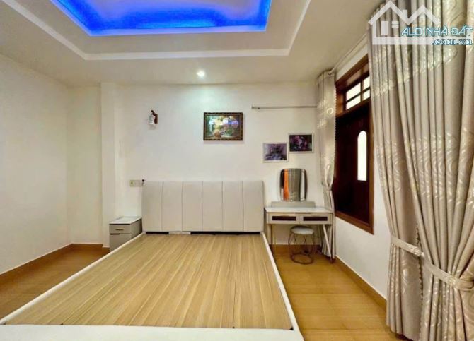 - Nhà đẹp 3 tầng mặt tiền Trần Thị Tính nhà đẹp ạ - 4