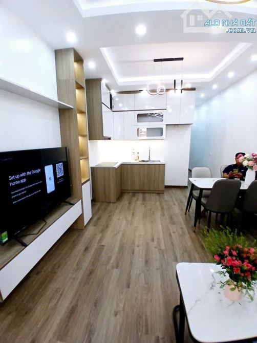 Bán căn tập thể Cầu Giấy 65m2 dân trí cao, thoáng sáng sẵn sổ tiện ích 4,35 tỷ - 4