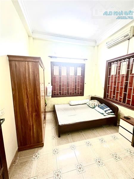 Bán nhà phố vũ tông phan. 45m2. Lô góc . Cách mặt phố chỉ 10m. Giá 11.5 tỷ - 4
