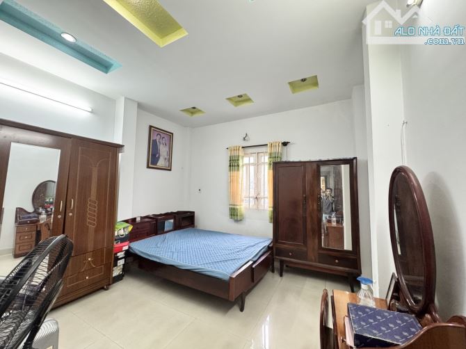 * Chỉ: 8.3 Tỷ - Hoàng Diệu 2, Thủ Đức - Hẻm Ô TÔ tránh nhau - 72m2 - Nhà 4 tầng - 4