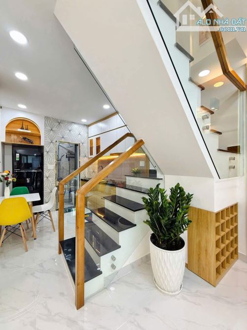 Bán nhà đẹp Phạm Thế Hiển, Quận 8, 50m2, nhỉnh 3 tỷ 155 triệu, 2 tầng BTCT, SHR - 4