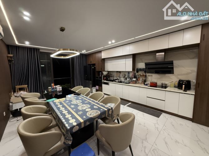 Siêu Phẩm Tư Đình/ 22.8 tỷ/97/115 M2 nhà 6 Tầng Thang máy - 4