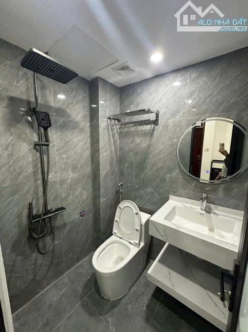 NHỈNH 7 TỶ CÓ NHÀ YÊN HÒA-CẦU GIẤY-30M2-5TẦNG-MT 4M-LÔ GÓC 3 THOÁNG-GẦN PHỐ. - 4