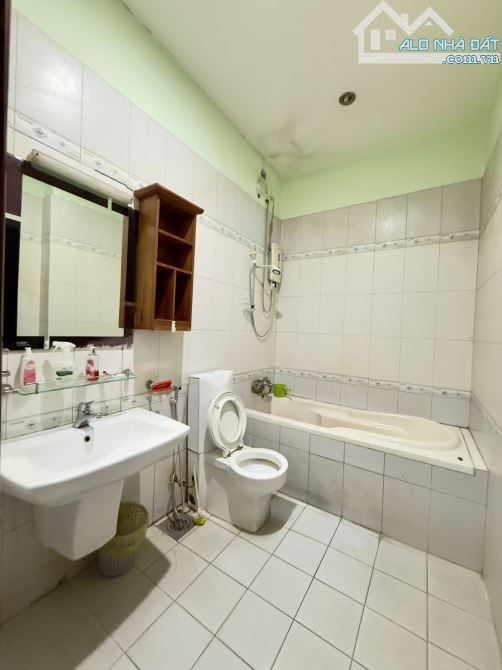 NHÀ 3 TẦNG, MẶT TIỀN KD - HOÀNG DIỆU 2, THỦ ĐỨC - 4