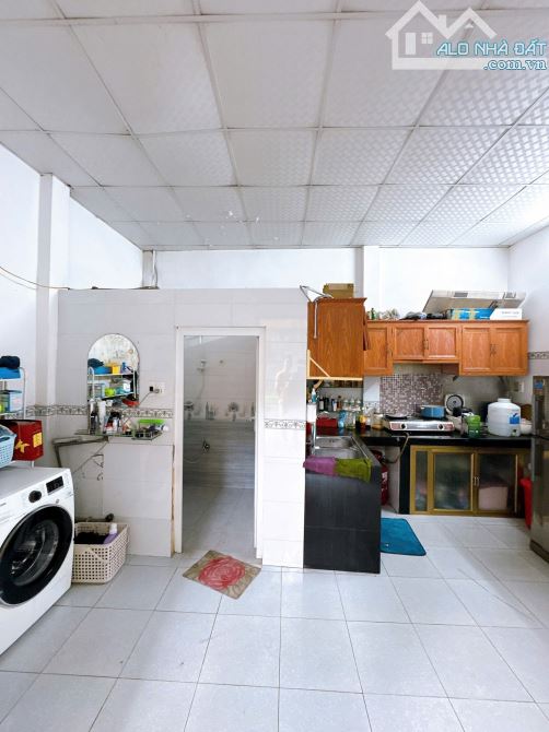 HN130 Bán nhà mặt tiền kinh doanh gần đền thánh Martin - 4