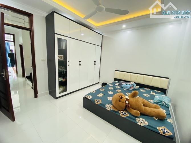BÁN NHÀ THỊNH LIỆT - GIẢI PHÓNG - OTO QUA VÀO NHÀ - DT 52M x 5T. GIÁ BÁN 12.45 TỶ - 4