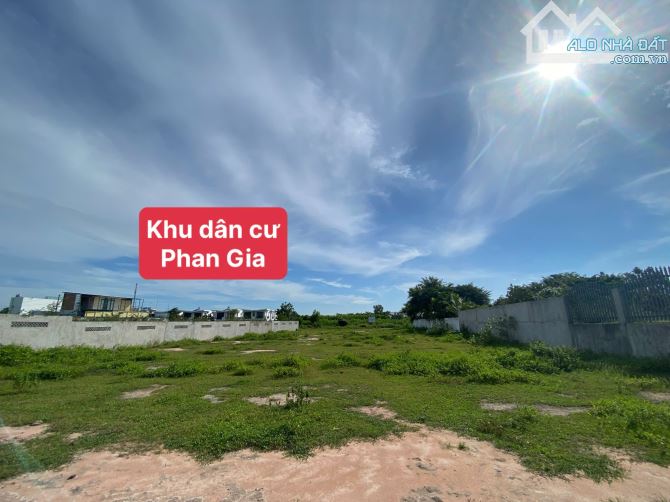 🏠 1000m2 ( 25 x 40 ) thổ cư 400m2 - Khu dân cư Phan Gia       Đường ô tô, khu toàn nhà vư - 4