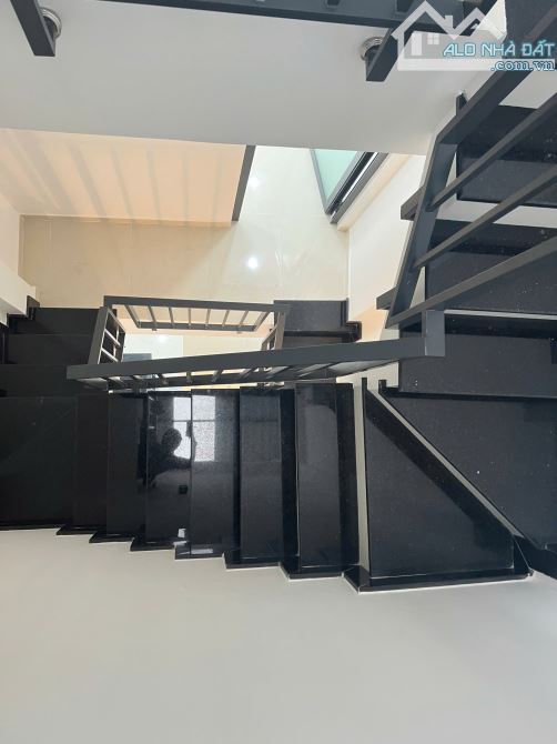 ✨ BÁN NHÀ MỚI XÂY 3 TẦNG BTCT HXH LÝ THÁI TỔ - TRUNG TÂM QUẬN 10 – CHỈ 5,35 TỶ ✨ - 4
