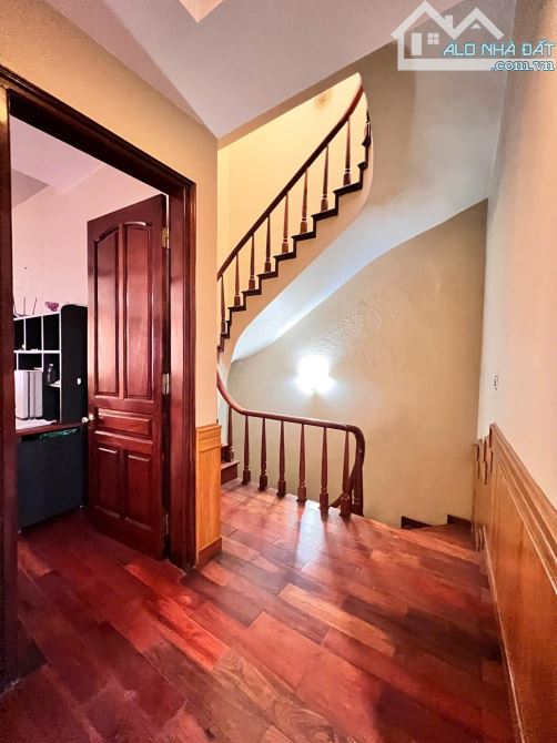 31 tỷ. Phân lô 107m*5 tầng*5mMT phố Vương Thừa Vũ; ngõ ô tô - 4