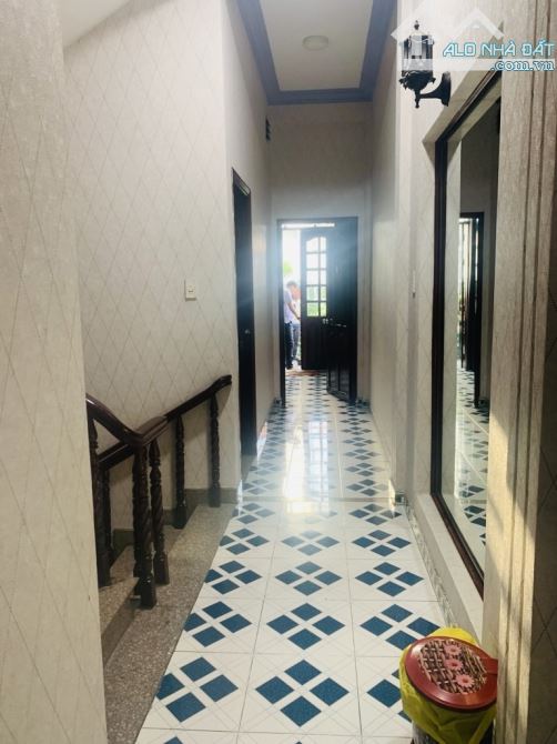 Bán Nhà 3 Tầng Dĩ An.90m2. Đường 8M,Shr Hoàn công đủ. - 4
