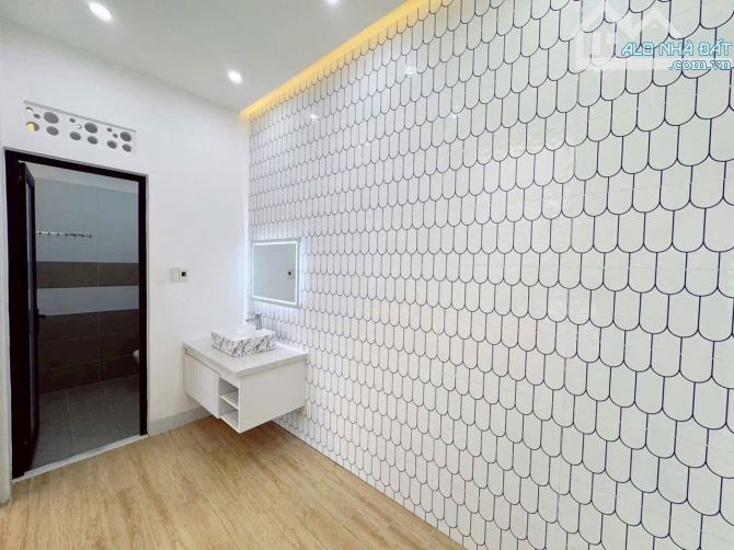 Nhà 3 tầng 3 mê xây mới Trần Cao Vân chỉ nhỉnh 4tỷ - 4