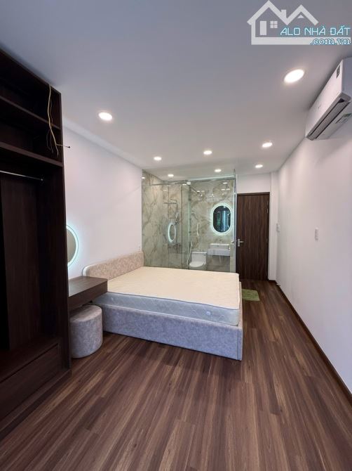 BÁN NHÀ MT VỊ TRÍ VÍP Nguyễn Trọng Tuyển, Q. Tân Bình 4L, 3PN, DT 34m Giá chào 7, 990 tỷ - 4