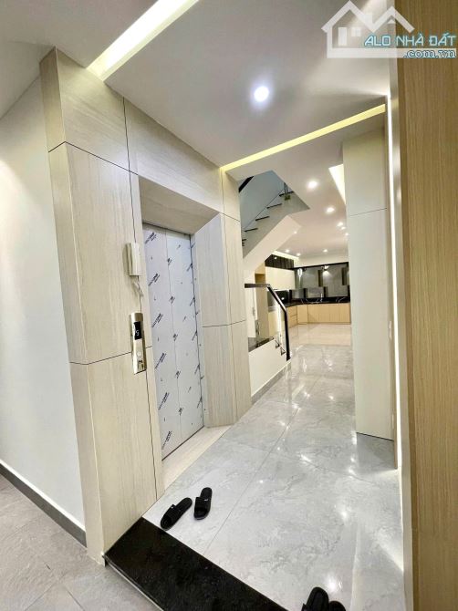 BÁN NHÀ PHÂN LÔ HOÀNG CẦU, ĐỐNG ĐA - 70M² x 5T THANG MÁY - Ô TÔ TRÁNH - KINH DOANH - 4