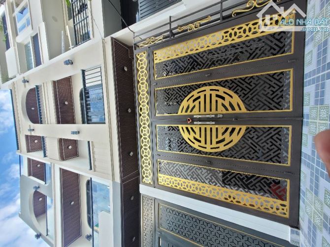 Siêu phẩm ,bình thanh. 4 tầng btct. 48m2 . 4pn. 5wc. Full nội thất . Cách mặt tiền chỉ 20m - 4