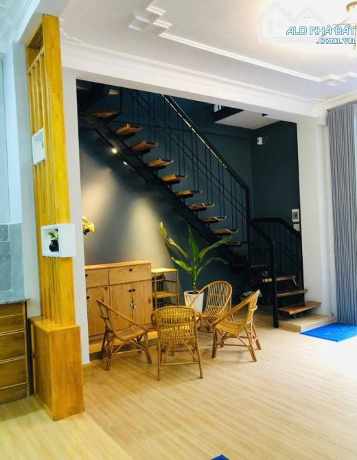 Bán nhà 3 mê mặt tiền đg 31/3 cach biễn 50m đang làm home stay giá 6ty300 - 5