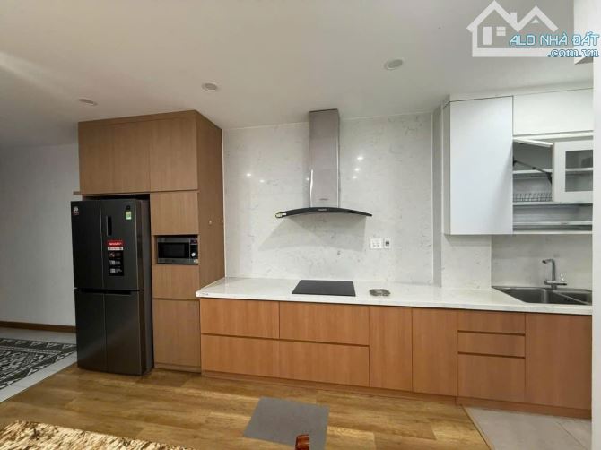Bán nhà Lạc Long Quân - Xuân La - 29 Tỷ - 90m - thang máy - Ô tô tránh, 2 thoáng - 5