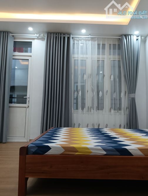 BÁN NHÀ ĐƯỜNG LÁNG-ĐỐNG ĐA- THANG MÁY-45M2-6T-MẶT TIỀN 4.6M- GIÁ 13.5 TỶ - 5