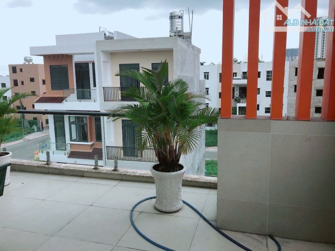 NHÀ 4 TẦNG, 60M (4x15), ĐƯỜNG 12M, THANG MÁY,  NGAY NGÃ 4 LINH XUÂN, 5 ĐỒNG TL - 5
