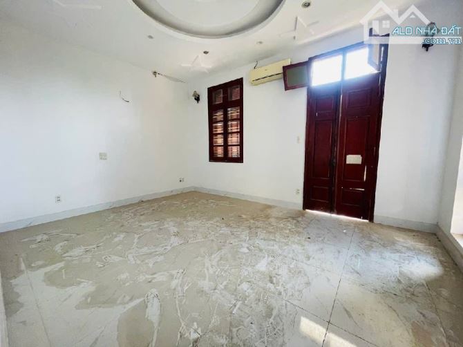 BÁN NHÀ NGỌC THỤY 107M2. MT 6M, SÁT HỒNG TIẾN. NGÕ Ô TÔ TRÁNH - GARA 2 Ô TÔ 7. 23 TỶ - 5