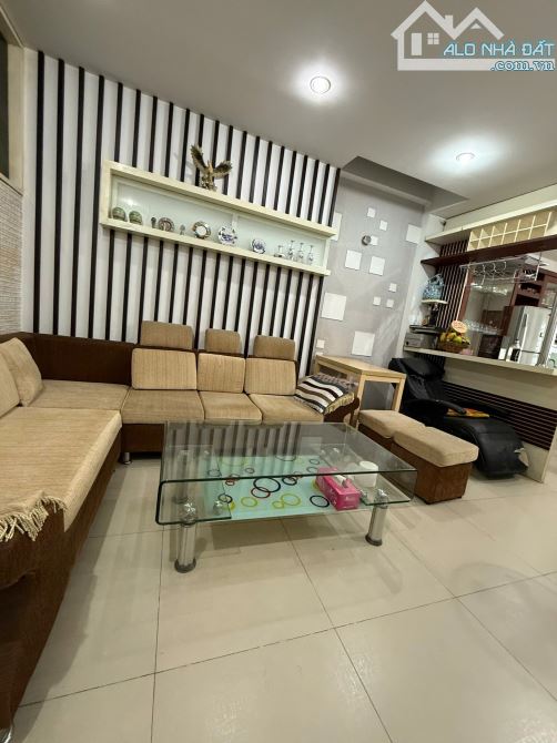 Bán Nhà Hẻm 2 Xe Hơi - Ở Hay Kinh Doanh - Góc 3/2 - Nguyễn Tri Phương Q.10 - 45m² - 4 Tầng - 5