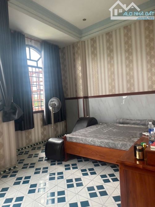 Nhà 3 Tầng Dĩ An. 90m2. Đường 8M,Hoàn Công Đủ Hơn 6 tỷ - 5