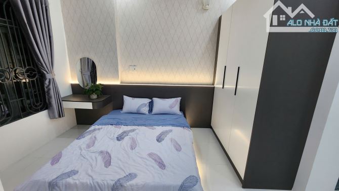 NHÀ PHỐ 2 LẦU 4.X TỶ GẦN SÔNG SG – KHÔNG KHÍ MÁT LÀNH CẢ NGÀY - 5