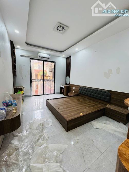 Biệt thự Thái Hà- Ngõ Nông Gần Maybach- Diện tích 40m2- 6 tầng thang máy - 5