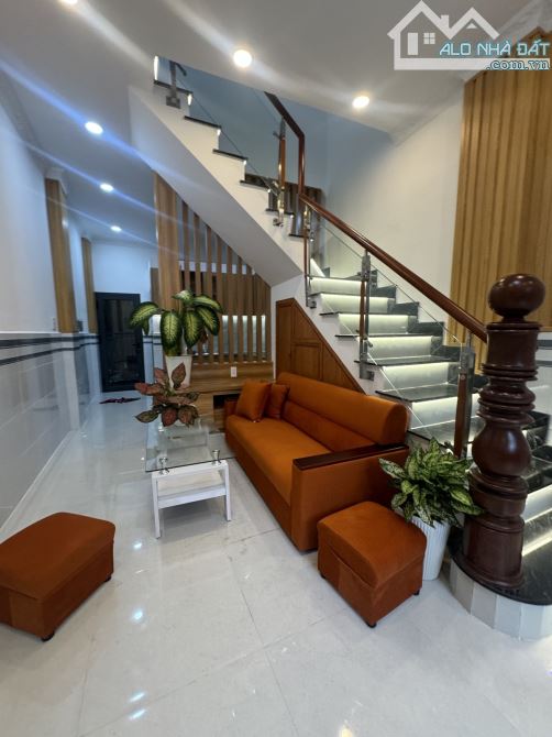 NHÀ ĐẸP LUNG LINH P5, Q8 - 3.4X8.5M - CHỈ 4.5 TỶ - 6