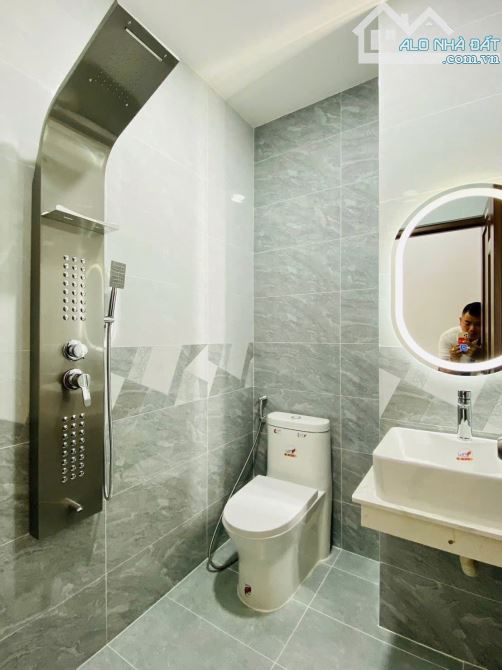 CHÚ HAI CẦN TIỀN CHỮA BỆNH BÁN GẤP NHÀ NGUYỄN THỊ MINH KHAI, QUẬN 1. GIÁ 5TỶ500/59M2- SHR. - 6