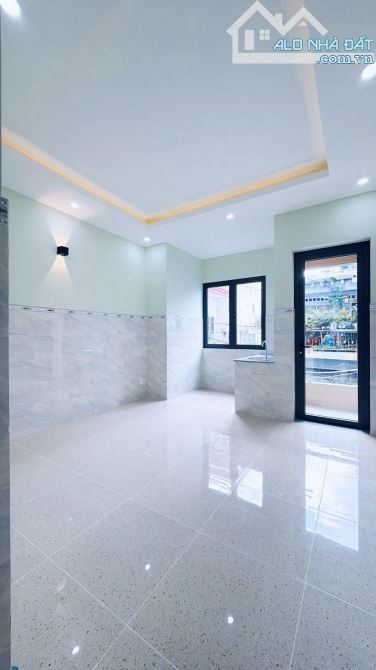MẶT TIỀN HẼM BỰ - DT KHỦNG TRONG  TẦM GIÁ - 77M2 SỬ DỤNG GẦN 250M2  🌃MÔ TẢ :  -BÁN NHÀ MỚ - 6