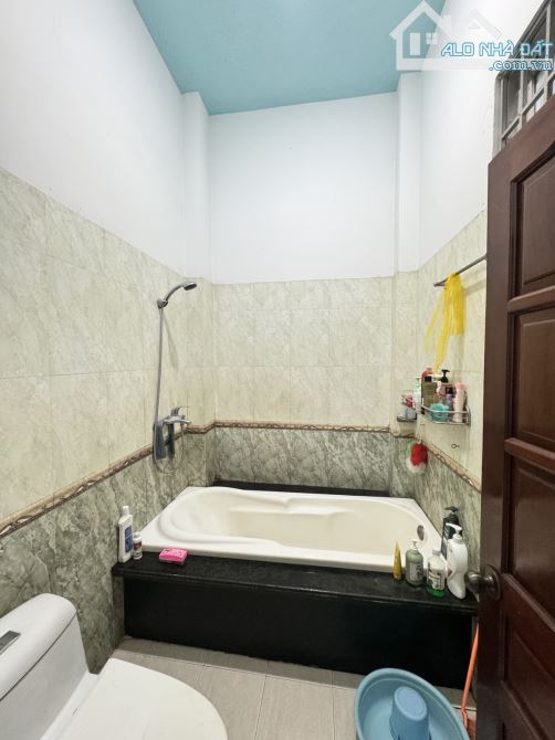 * Chỉ: 8.3 Tỷ - Hoàng Diệu 2, Thủ Đức - Hẻm Ô TÔ tránh nhau - 72m2 - Nhà 4 tầng - 6