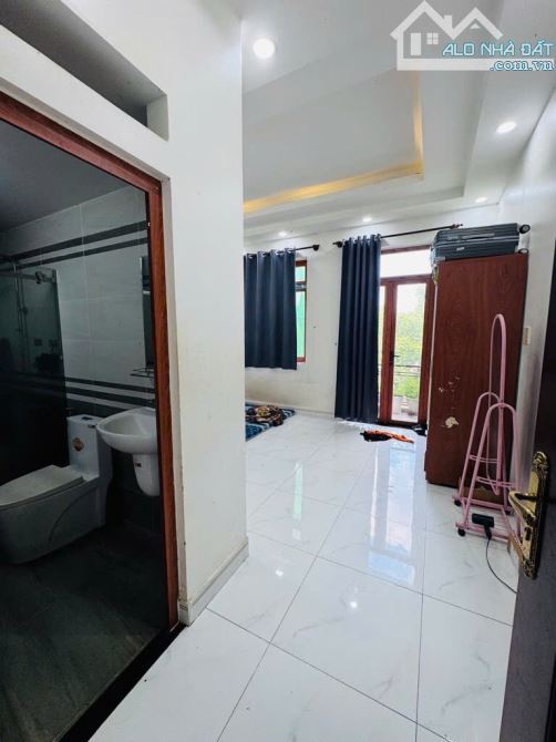 Bán nhà 4 tầng Hương Lộ 3 ngay Aeon Tân Phú, dòng tiền 15tr/tháng, chỉ nhỉnh 6 tỷ - 6