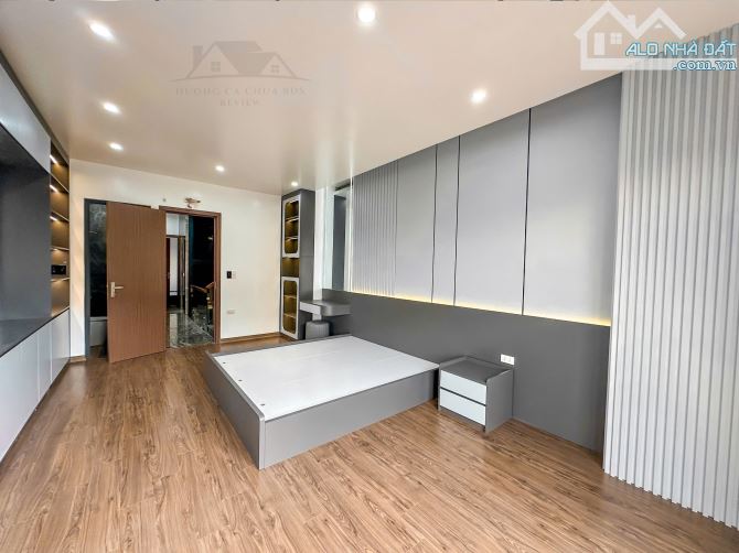 Siêu phẩm 6 tầng thang máy lô góc full nội thất mặt đường Đông Khê - 6