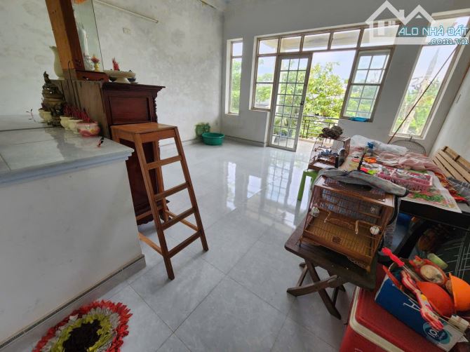 🔥 Nhà 2 tầng 2 mê đường 5m5 Nhơn Hoà 11 .  - Dt : 100m2 ngang 5m - Hướng tây bắc - 6