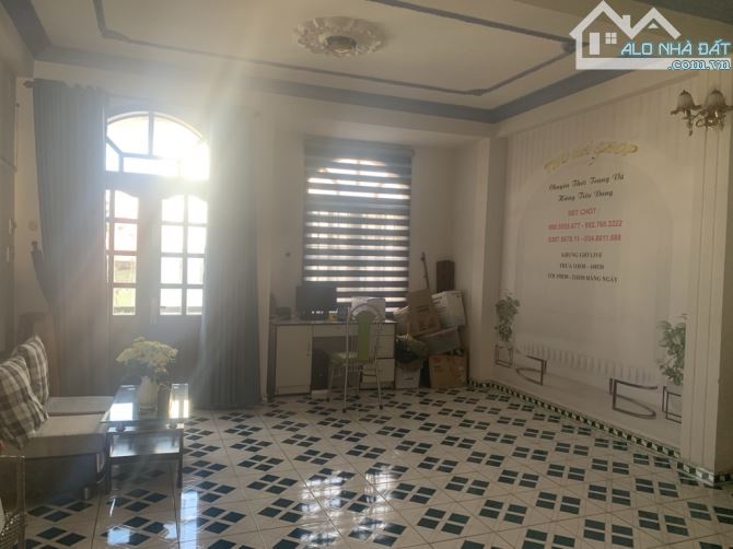 Nhà 3 Tầng Dĩ An. 90m2. Đường 8M,Hoàn Công Đủ Hơn 6 tỷ - 6