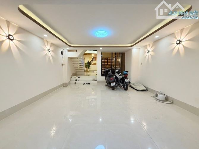 Siêu phẩm xem là thích Ngay - Xe hơi ngủ trong nhà - Phạm Văn Chiêu.P14.GV - 4Tỷ690 còn TL - 7