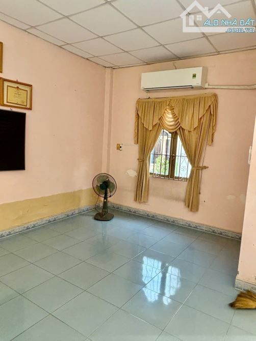 Cho thuê Nguyên Căn Góc 2Mặt Tiền Đường Kinh Doanh Buôn Bán - 7