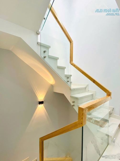 CHÚ HAI CẦN TIỀN CHỮA BỆNH BÁN GẤP NHÀ NGUYỄN THỊ MINH KHAI, QUẬN 1. GIÁ 5TỶ500/59M2- SHR. - 7