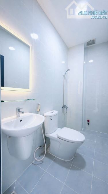 MẶT TIỀN HẼM BỰ - DT KHỦNG TRONG  TẦM GIÁ - 77M2 SỬ DỤNG GẦN 250M2  🌃MÔ TẢ :  -BÁN NHÀ MỚ - 7