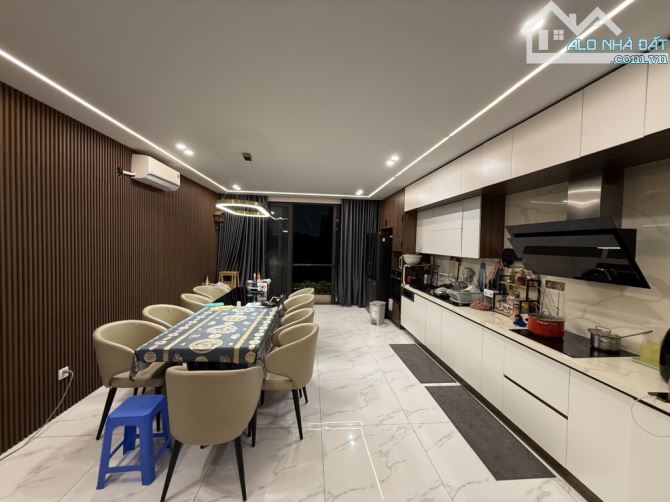 Siêu Phẩm Tư Đình/ 22.8 tỷ/97/115 M2 nhà 6 Tầng Thang máy - 7