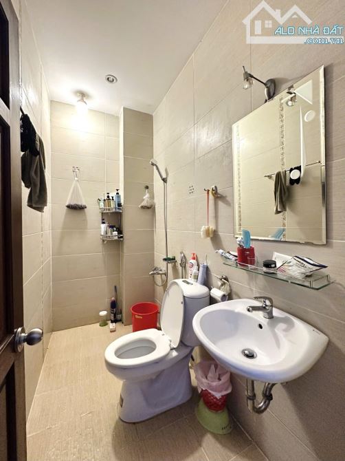 Bán nhà HXH 212B Nguyễn Trãi p Nguyễn Cư Trinh Q1, 4.8x9m cn 45m2, 4 tầng chỉ nhỉnh 9 tỷ - 7