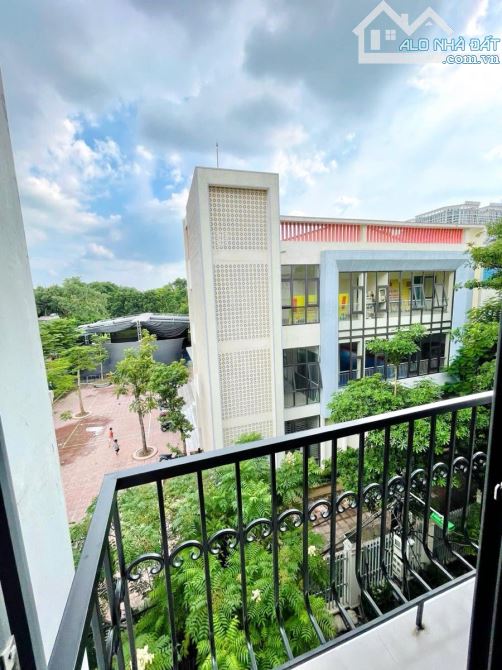 ÔTÔ TRÁNH — VÀO NHÀ — 5T + LỬNG VIEW TRUNG TÂM VĂN HÓA- GẦN TIME CITY- DƯƠNG VĂN BÉ 14.8. - 7