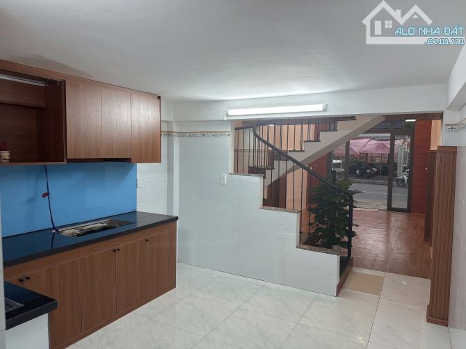 🔥 Nhà gác đúc mặt tiền đường 7m5 Tôn Đản  - Dt 70m2 hướng tây nam - 7
