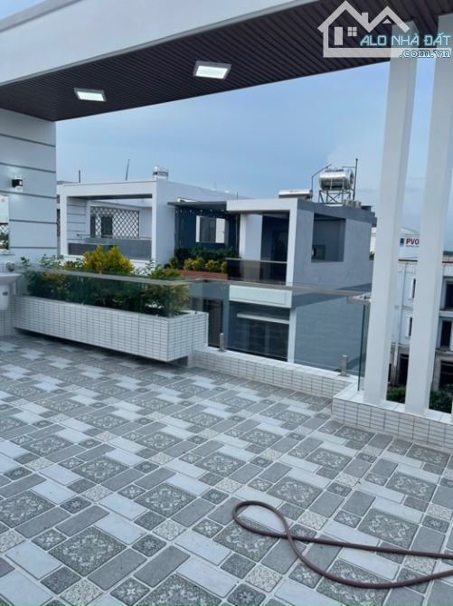 HUỲNH TẤN PHÁT- KHU THESUN- TT NHÀ BÈ-  4TẦNG-  82M²-  MỚI, -  8,9TỈ - 7