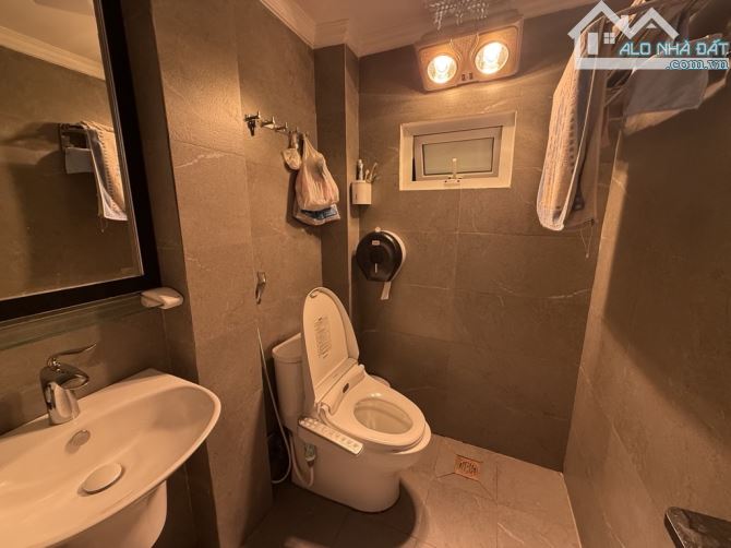BÁN NHÀ TRẦN KHÁT CHÂN 22M2 LÔ GÓC - HAI MẶT NGÕ NÔNG - GẦN PHỐ - NHÀ ĐẸP - 2 THOÁNG - TẶN - 7