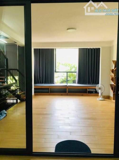 Bán nhà 3 mê mặt tiền đg 31/3 cach biễn 50m đang làm home stay giá 6ty300 - 8