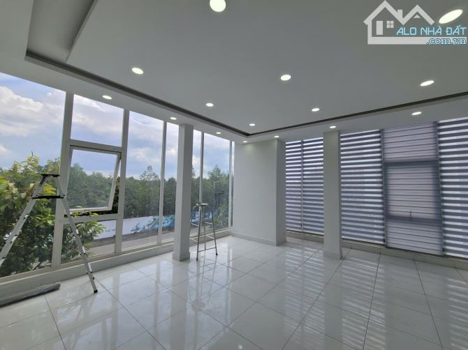 Nhà Phố Lô Góc 4Tầng Thang Máy MT Lê Lợi Sát TT HC Mới BD CS 2 TP HCM - 8